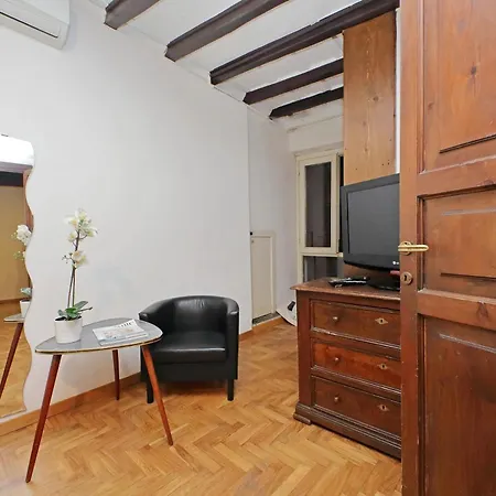 La Civetta A Navona Apartment